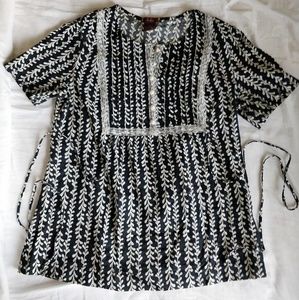 DMBM black and white top